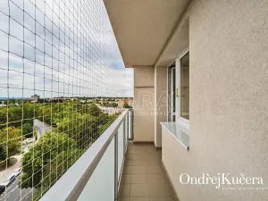 Pronájem bytu 3+kk, Praha - Břevnov, Na Petřinách, 67 m2