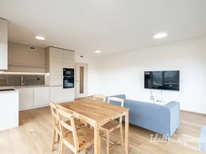 Pronájem bytu 2+kk, Praha - Hloubětín, Poděbradská, 64 m2
