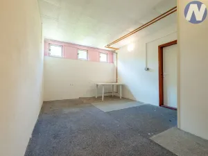 Prodej komerční nemovitosti, Chroboly, 21 m2