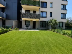 Pronájem bytu 2+kk, Praha - Vysočany, Sousedíkova, 60 m2