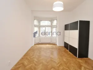 Pronájem bytu 2+1, Praha, Navrátilova, 56 m2