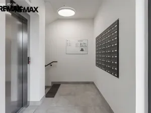 Pronájem bytu 1+kk, Kladno - Dubí, Ke křížku, 30 m2