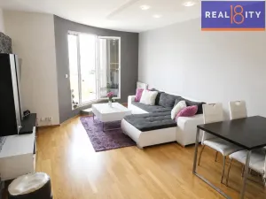 Prodej bytu 2+kk, Praha, Tupolevova, 50 m2