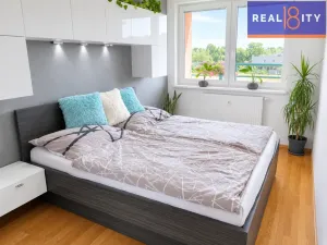 Prodej bytu 2+kk, Praha, Tupolevova, 50 m2