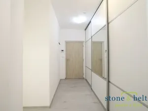 Pronájem bytu 2+kk, Praha - Nusle, U Pernštejnských, 47 m2