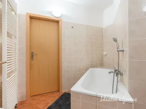 Pronájem bytu 2+kk, Praha - Modřany, Semická, 45 m2