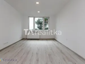 Prodej bytu 2+1, Karviná, Bratr. Veverkových, 56 m2