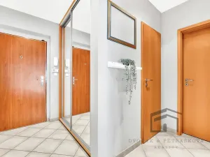 Pronájem bytu 2+kk, Praha - Záběhlice, Mattioliho, 61 m2