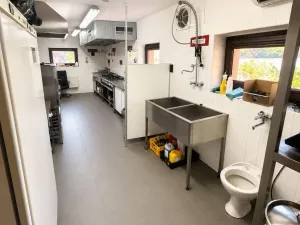 Pronájem restaurace, Bitozeves, 824 m2