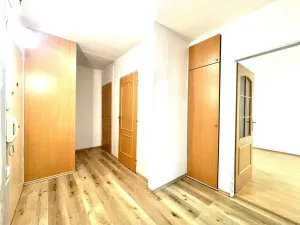 Pronájem bytu 2+kk, Praha - Řepy, Laudova, 49 m2