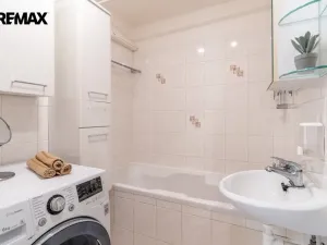 Prodej bytu 2+kk, Praha - Komořany, Na Komořsku, 43 m2