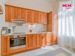 Prodej bytu 2+1, Mariánské Lázně - Úšovice, Anglická, 95 m2