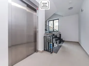 Prodej bytu 1+kk, Praha - Smíchov, Pod Barvířkou, 36 m2