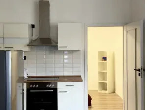 Pronájem bytu 2+kk, Praha - Karlín, Křižíkova, 36 m2