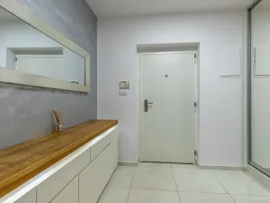 Prodej rodinného domu, Praha - Benice, Okrasná, 230 m2