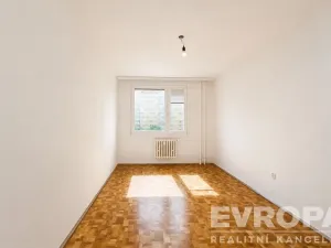 Prodej bytu 2+1, Praha - Kobylisy, Chabařovická, 62 m2