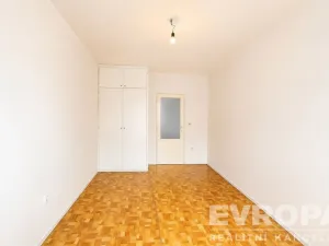 Prodej bytu 2+1, Praha - Kobylisy, Chabařovická, 62 m2