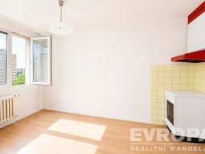 Prodej bytu 2+1, Praha - Kobylisy, Chabařovická, 62 m2