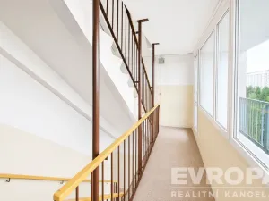 Prodej bytu 2+1, Praha - Kobylisy, Chabařovická, 62 m2