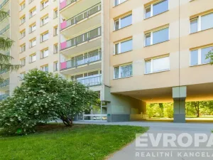 Prodej bytu 2+1, Praha - Kobylisy, Chabařovická, 62 m2