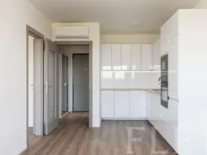 Pronájem bytu 2+kk, Praha - Černý Most, Arnošta Valenty, 50 m2