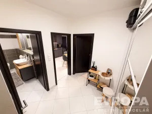 Pronájem bytu 2+kk, Praha - Dolní Měcholupy, Honzíkova, 59 m2