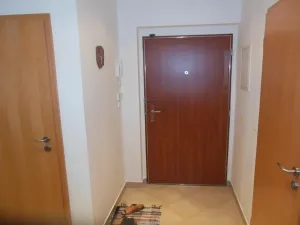 Pronájem bytu 2+kk, Praha - Záběhlice, Velenovského, 58 m2