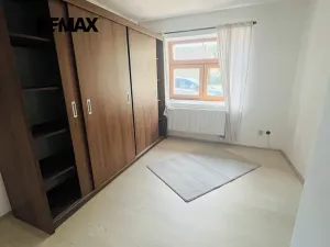 Pronájem rodinného domu, Milovice, 100 m2