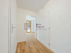 Pronájem bytu 2+kk, Jindřichův Hradec - Jindřichův Hradec III, Na Piketě, 35 m2