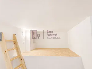 Pronájem bytu 2+kk, Jindřichův Hradec - Jindřichův Hradec III, Na Piketě, 36 m2