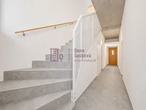 Pronájem bytu 2+kk, Jindřichův Hradec - Jindřichův Hradec III, Na Piketě, 34 m2