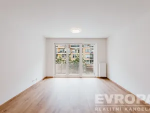 Pronájem bytu 1+kk, Praha, Kabešova, 33 m2