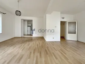 Prodej bytu 3+1, Praha, Podolská, 86 m2