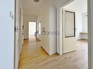 Prodej bytu 3+1, Praha, Podolská, 86 m2