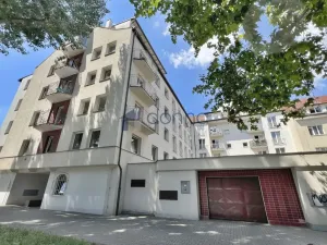 Prodej bytu 3+1, Praha, Podolská, 86 m2