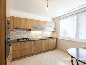 Pronájem bytu 3+1, Praha - Modřany, Levského, 75 m2