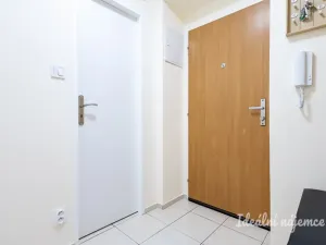 Pronájem bytu 1+1, Praha, Křivoklátská, 33 m2