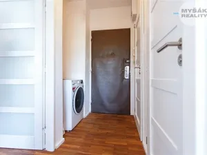 Pronájem bytu 2+kk, Praha - Karlín, Pobřežní, 56 m2