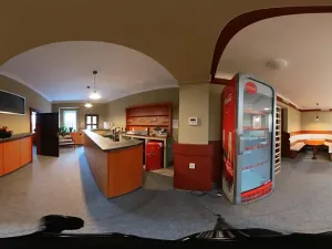 Pronájem restaurace, Praha - Kobylisy, Zenklova, 177 m2
