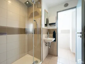 Pronájem kanceláře, Pardubice - Ohrazenice, Školská, 103 m2