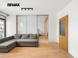 Prodej bytu 2+kk, Praha - Holešovice, Osadní, 54 m2