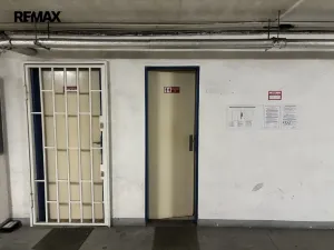 Prodej garáže, Praha - Chodov, Holušická, 18 m2
