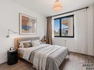 Pronájem bytu 2+kk, Praha - Modřany, Komořanská, 63 m2