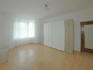Pronájem bytu 2+1, Plzeň, V Bezovce, 95 m2