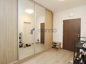 Pronájem bytu 2+kk, Praha, Makedonská, 49 m2