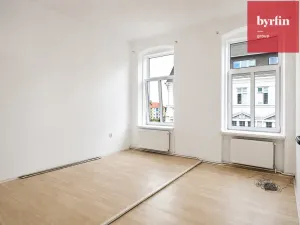 Pronájem bytu 2+1, Krnov, nám. Minoritů, 62 m2