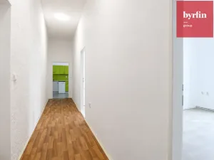 Pronájem bytu 2+1, Krnov, nám. Minoritů, 62 m2