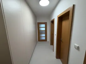 Pronájem bytu 2+kk, Praha - Malešice, U tvrze, 62 m2