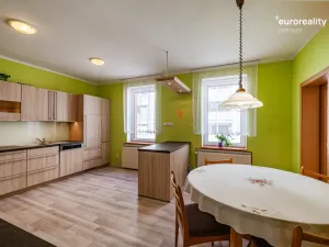 Prodej vícegeneračního domu, Kraslice, Pod nádražím, 259 m2