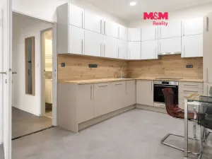 Pronájem bytu 2+kk, Praha - Bubeneč, Eliášova, 59 m2